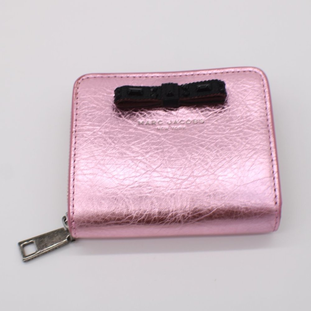 Marc Jacobs Metallic Bow Zip Card Case - Picture 3 of 6